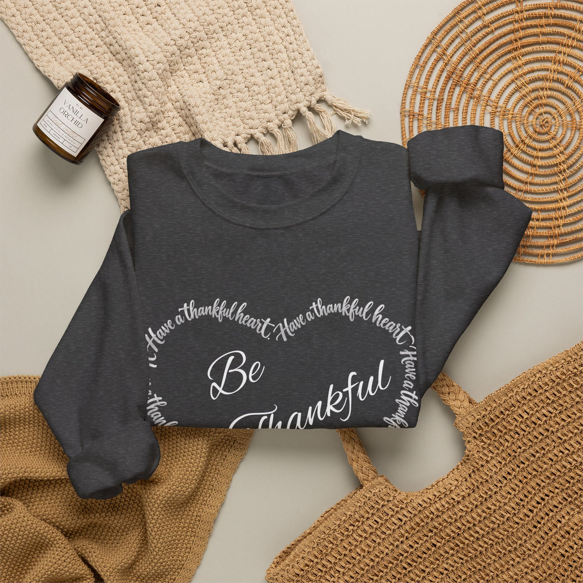 Be Thankful – Christian Thanksgiving Sweatshirt | 1 Thessalonians 5:18 | Faith-Inspired Heart Design-Unisex Heavy Blend™ Crewneck Sweatshirt